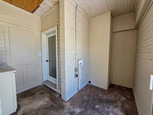 Building Photo - Cute 3 Bedroom Brick home in Shawnee