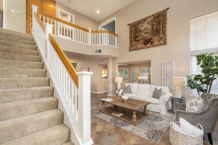 Building Photo - 2532 Tapestry Way