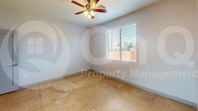 Building Photo - 1421 N Santa Rosa Ave