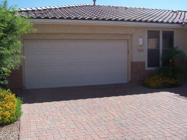 Building Photo - 13649 W Cypress St