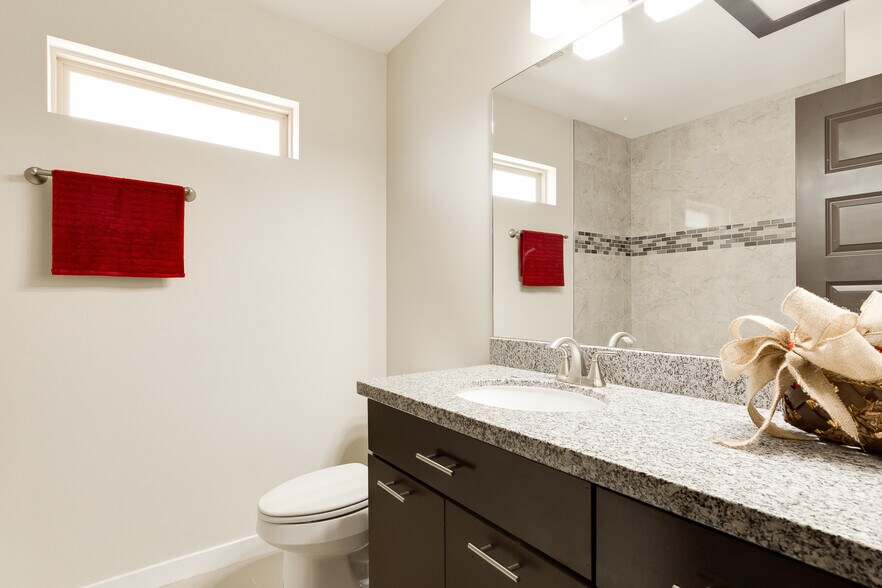 Hall Bathroom - 3601 Notre Dame Ave