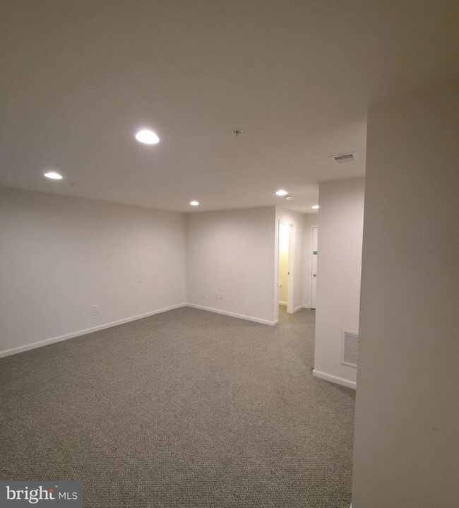 Building Photo - 9128 Landon House Ln