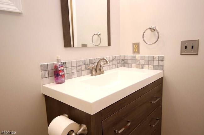 Building Photo - 32 Hancock Ct