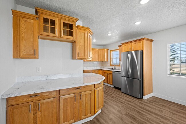 Building Photo - 781 S 1800 W