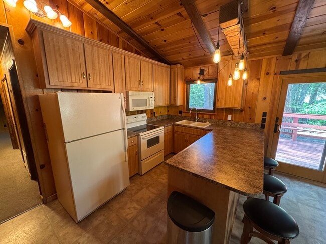 Building Photo - 510 Little Mountain Ln