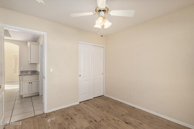 Building Photo - 8103 W Tonto Ln