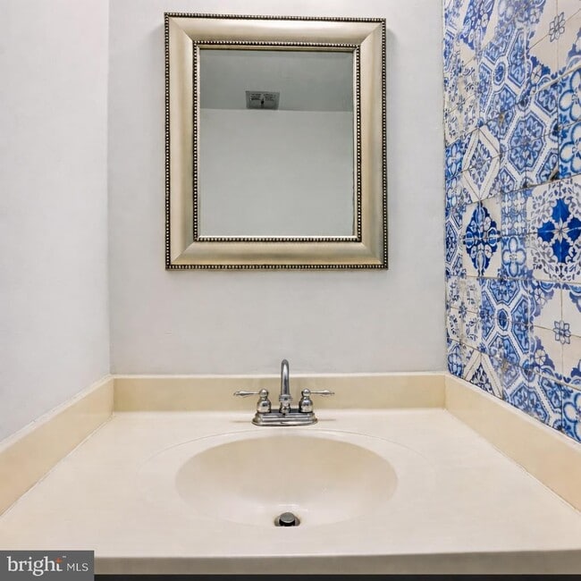 Building Photo - 1704 Quietree Dr