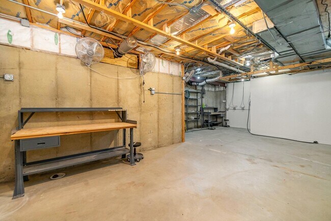 Building Photo - 8855 E 93rd Ave