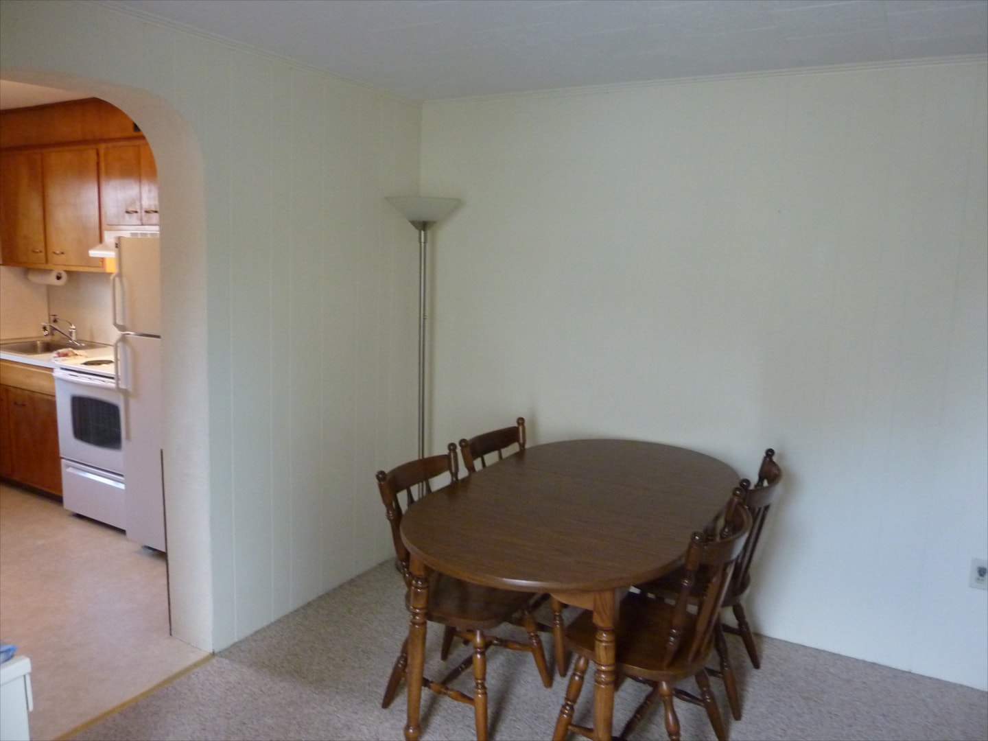 Building Photo - 701 E 6th St