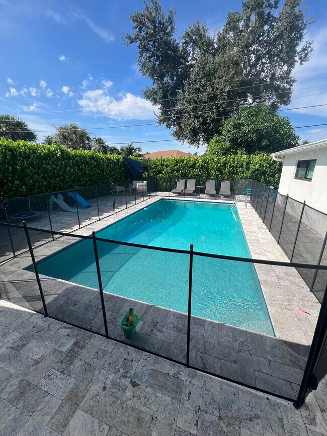 Building Photo - 2539 Wabash Dr