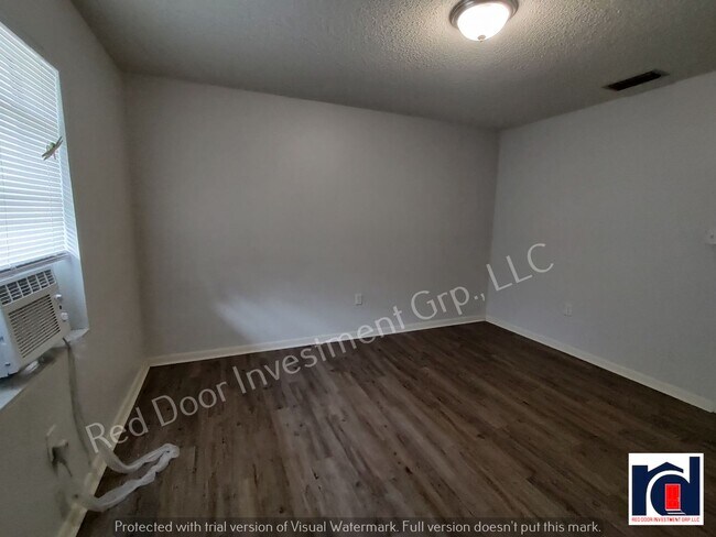Building Photo - Cozy 1 Bedroom 1 Bath~Leesburg~