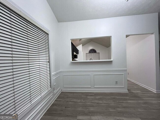 Building Photo - 2400 Miller Oaks Cir