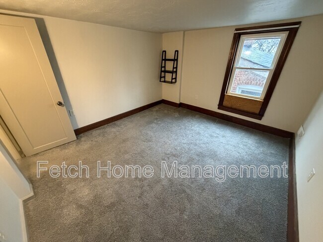 Building Photo - 34 N Lee St