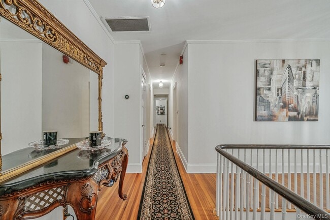 Building Photo - 5 Kohlsaat Ct