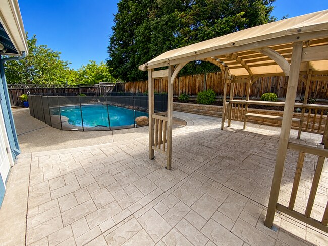 Building Photo - 1299 Rolling Hills Ct