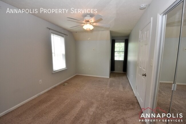 Building Photo - 714 Old Love Point Rd