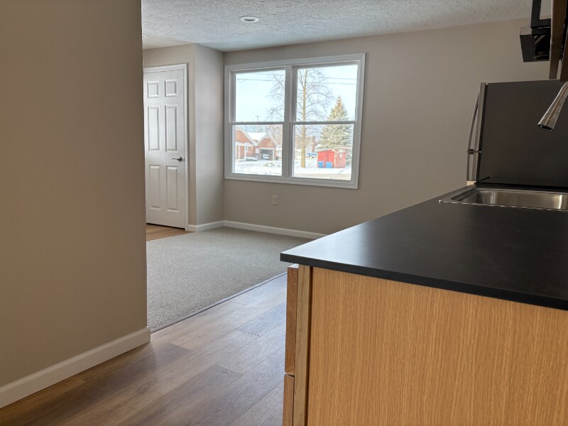 Building Photo - 10 W Park St