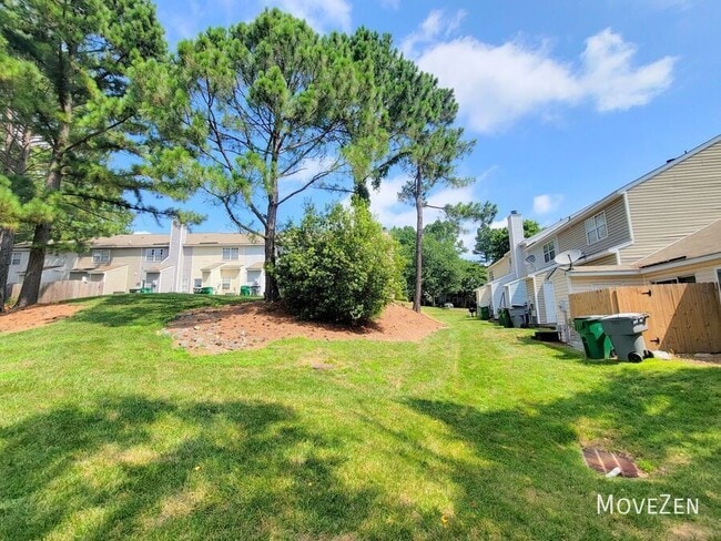 Building Photo - 3017 Summercroft Ln