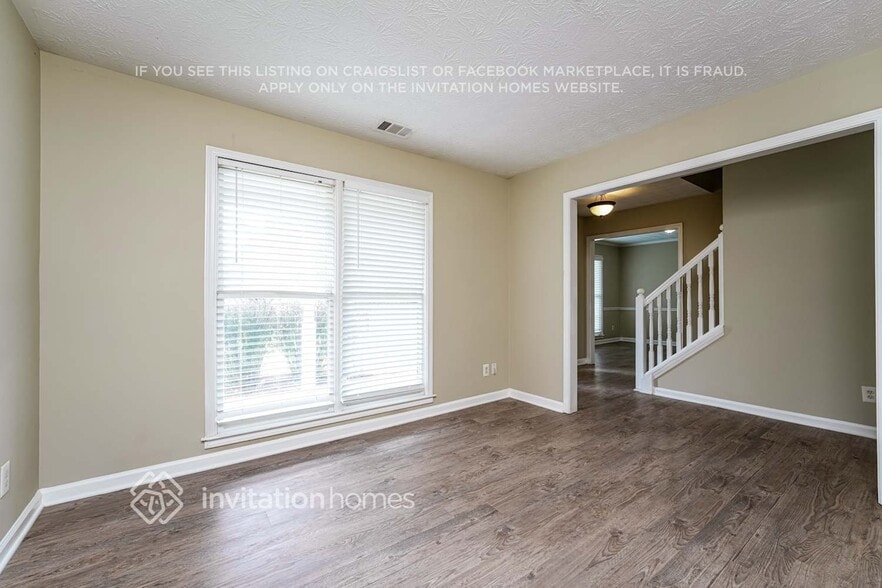 Building Photo - 208 Ivy Creek Dr