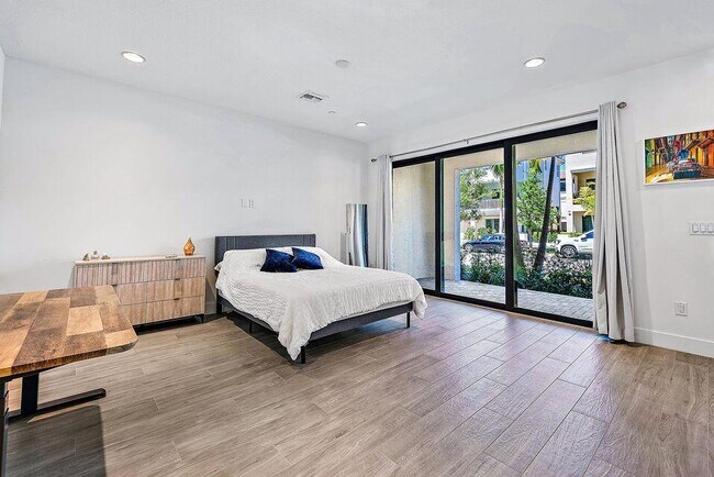 Building Photo - 5256 Beckman Ter