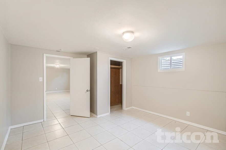 Building Photo - 6397 Brooks Dr