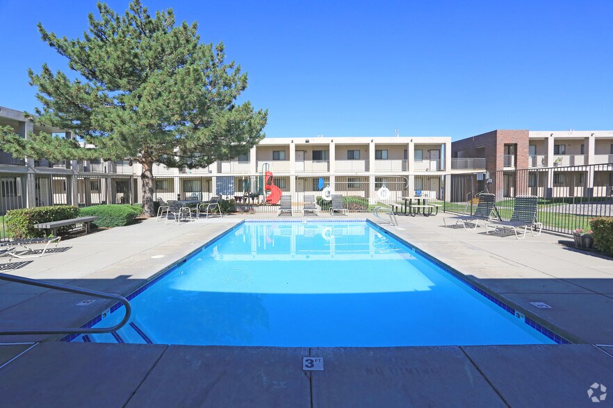 Sunrise Apartments 13400 Lomas Blvd NE Albuquerque NM 87112