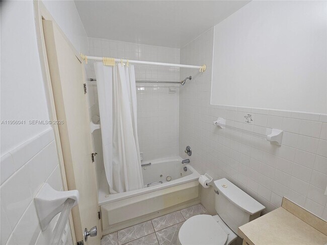 Building Photo - 2323 Polk St