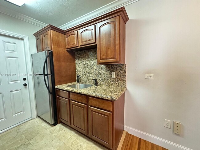 Building Photo - 35 Antilla Ave