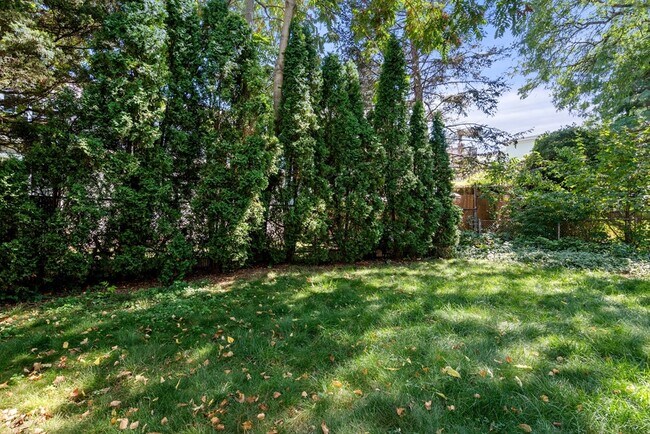 Building Photo - 30 Union St