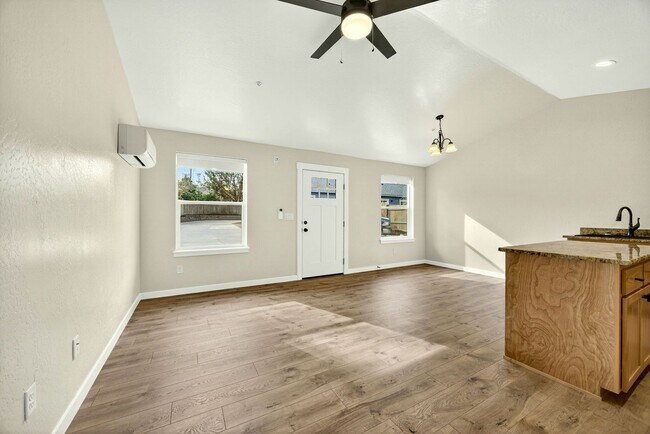 Building Photo - Brand New Single Level Home, Furnished or Unfurnished