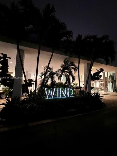 Building Photo - 350 S Miami Ave