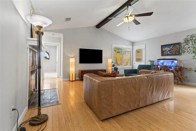 Building Photo - 5606 Shreveport Dr