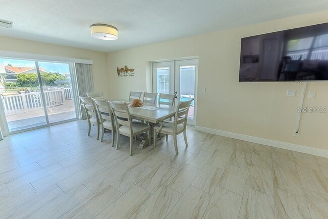 Building Photo - 5021 Porpoise Pl