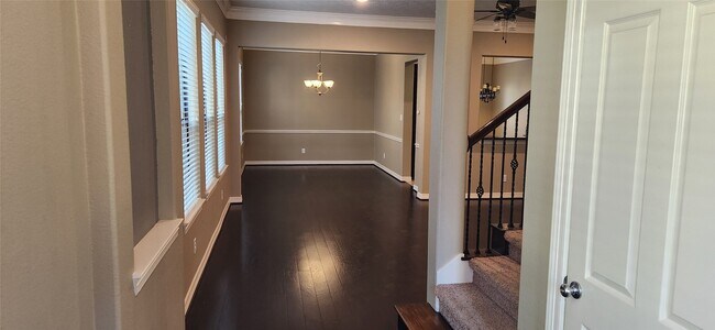 Building Photo - 11614 Royal Oaks Crossing