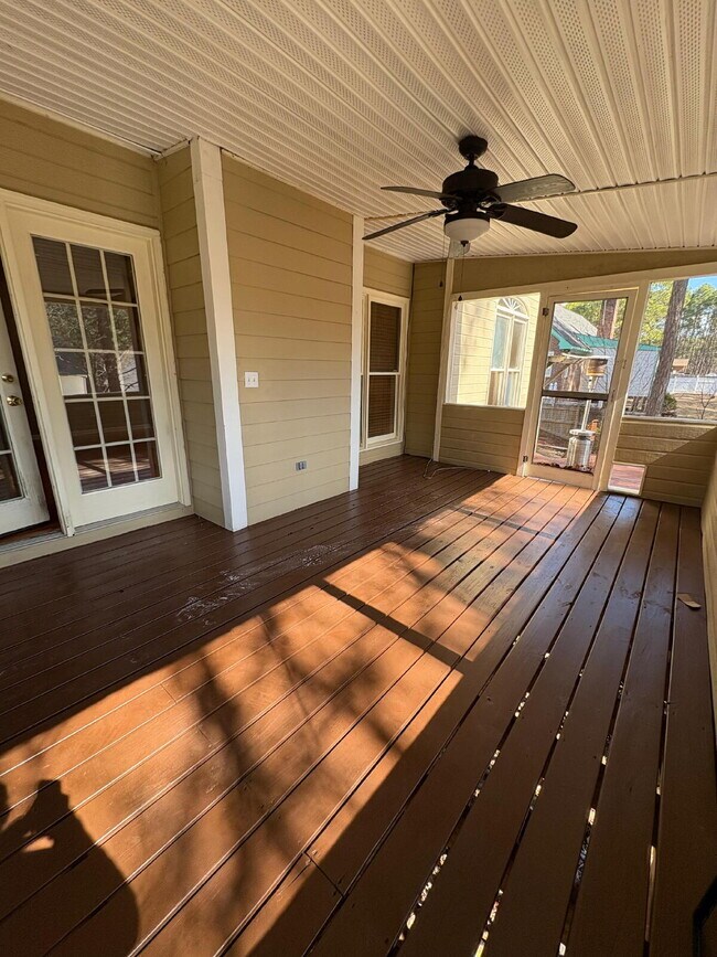 Building Photo - Beautiful executive home, in desirable neighborhood close to schools and Fort Bragg