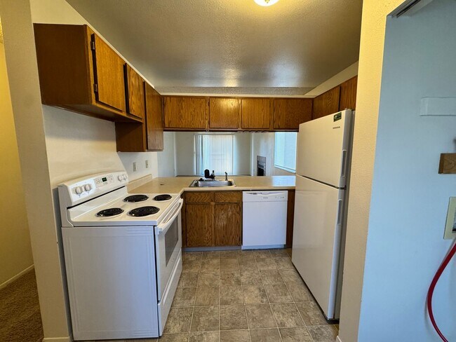 Building Photo - 6940 Peyote Way