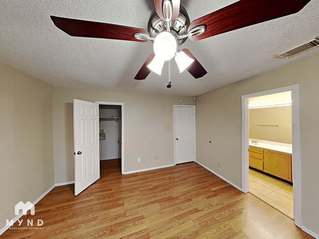 Building Photo - 21638 Longwood