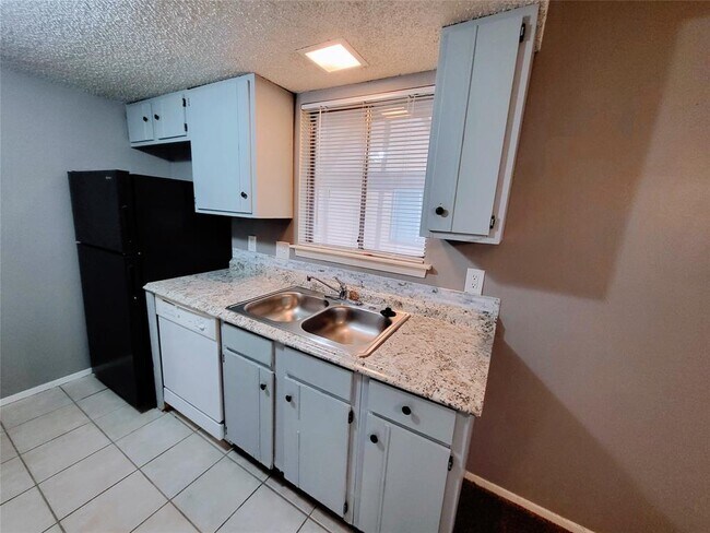 Building Photo - 3429 Willowrun Dr