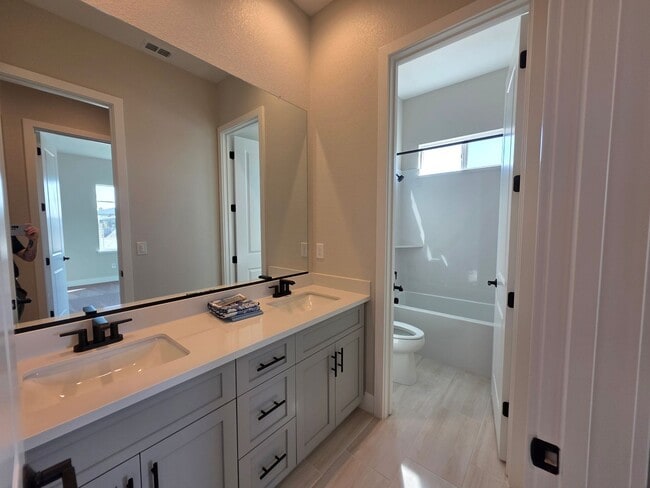 Building Photo - New construction 3 bedroom in Lodi!
