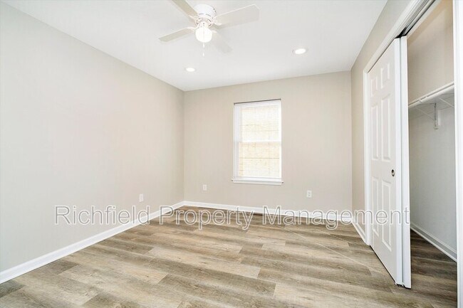 Building Photo - 2538 Columbia Ave