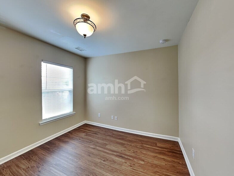 Building Photo - 10638 Claude Freeman Dr
