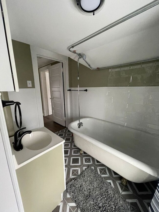 Building Photo - 25 2nd St NW