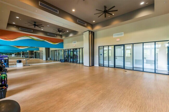 Building Photo - 9583 Town Parc Cir N