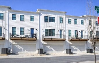 Building Photo - 2475 Sycamore Rd NW