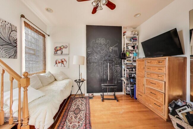 Building Photo - 4553 S Ellis Ave
