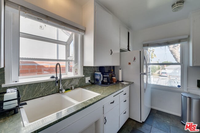 Building Photo - 8305 Colegio Dr