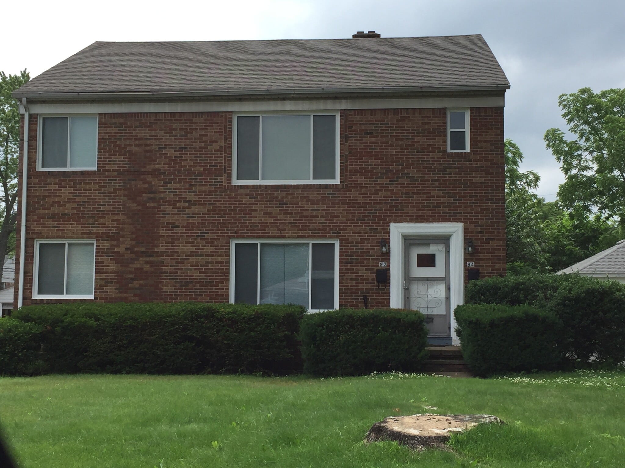 Main Entrance - 92 Greencrest Ter