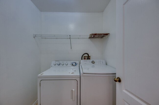 Building Photo - 6011 Joplin Ave