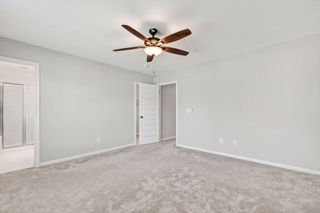 Building Photo - Beautiful 4BR End-Unit Townhome in Prime Apex Location!