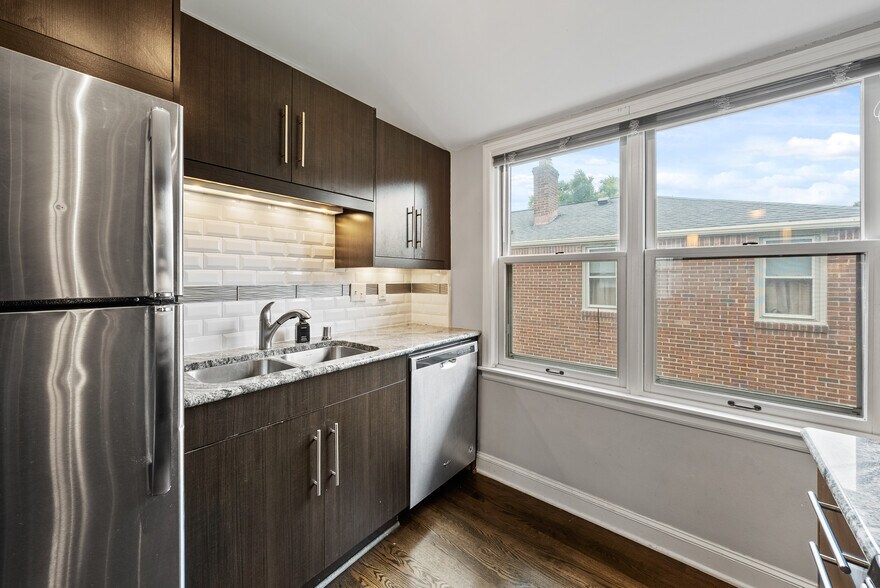 Building Photo - 3808 S Brust Ave